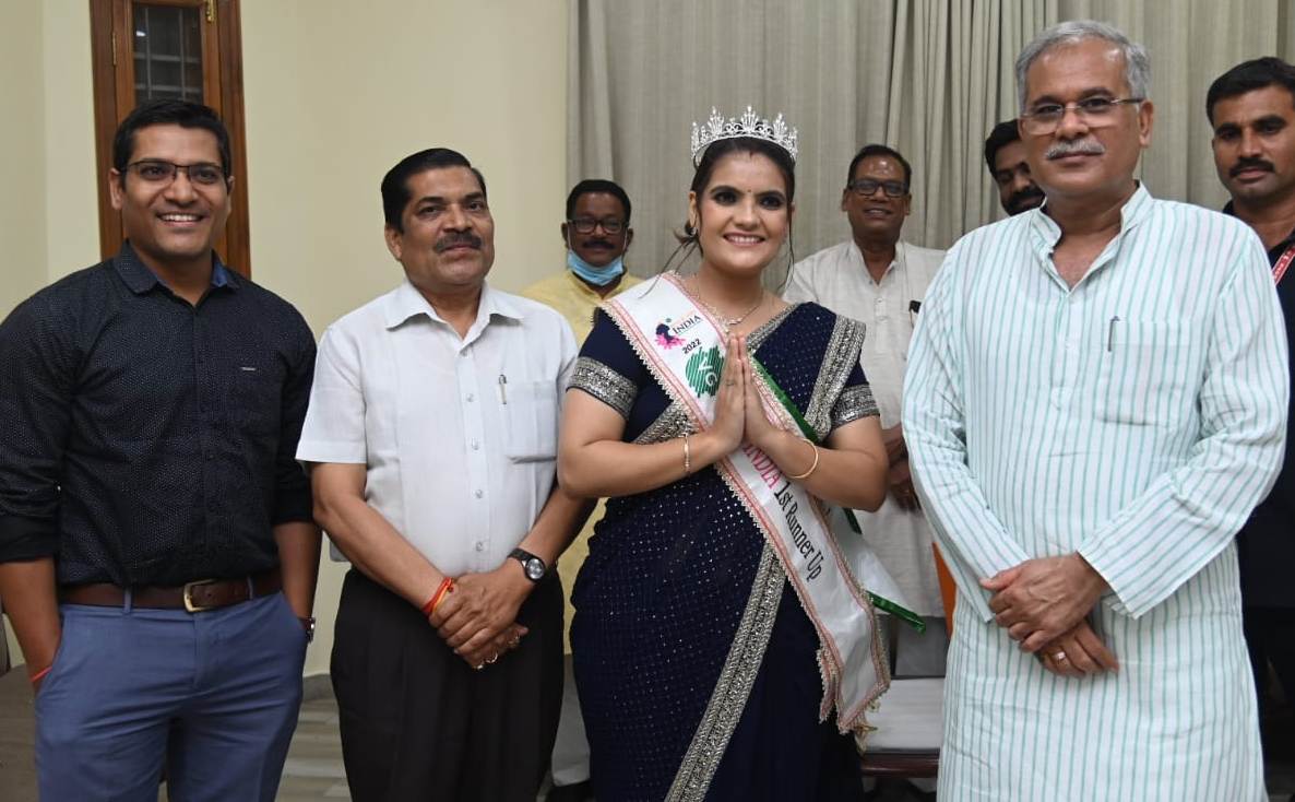 Courtesy meeting of Mrs. India 2022 first runner-up Mrs. Archana Verma with Chief Minister Mr. Bhupesh Baghel