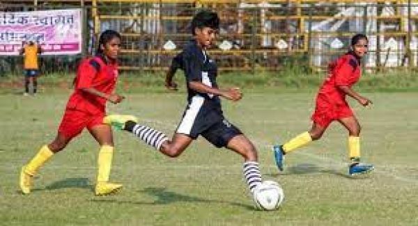 Kiran Pisda, a woman player from Chhattisgarh, has been selected for the senior Indian football team