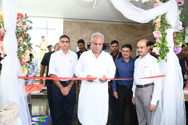 Chief Minister Shri Bhupesh Baghel inaugurated the exhibition of products made by Rural Industry Parks of the state