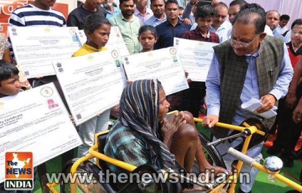  Chief Minister distributes aid to Divyangs Under the 'Sashakt Jashpur' Initiative