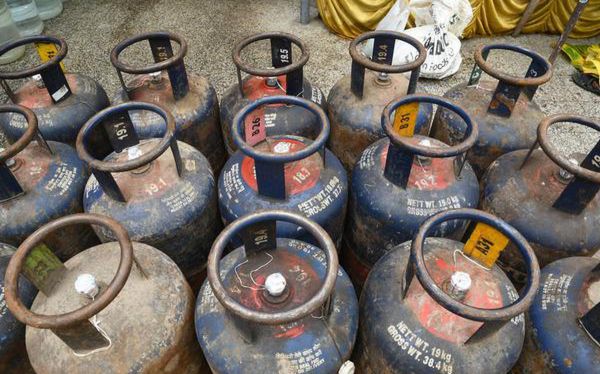 The price for a commercial LPG cylinder has been reduced by Rs 135 with immediate effect