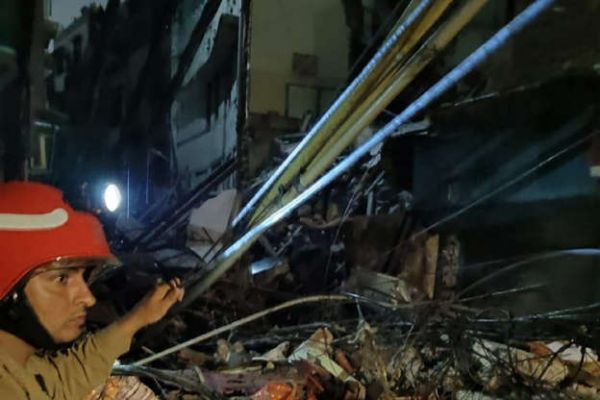  Delhi's Lahori Gate building collapsed deaths of three people, including a young girl