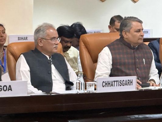 Chhattisgarh Chief Minister Bhupesh Baghel reached Delhi's Manek Shaw Center to attend the pre-budget meeting