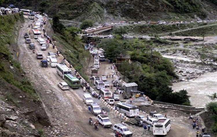Traffic was stalled and disrupted on the Gangotri-Yamunotri National Highway 