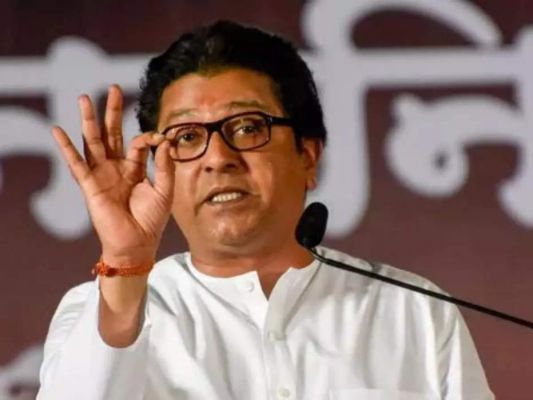  Raj Thackeray urged people to play the Hanuman Chalisa on loudspeakers wherever they hear loudspeakers "blaring 'azaan