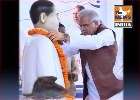 Chief Minister garlanded the statue of Late Lal Shyam Shah