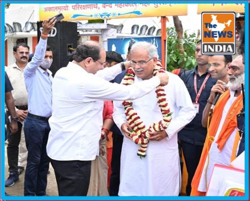  Chief Minister takes out 'Padyatra' from Deur Mandir to Bhent-Mulaqat programme venue in Gurur