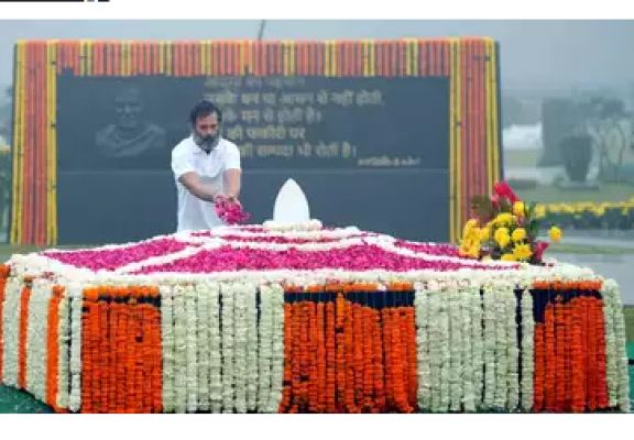 Rahul Gandhi visits memorials of former PMs, Mahatma Gandhi