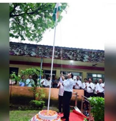 Director Mr.Saumil Ranjan Chaubey unfurled the National Flag in the Directorate of Public Relations