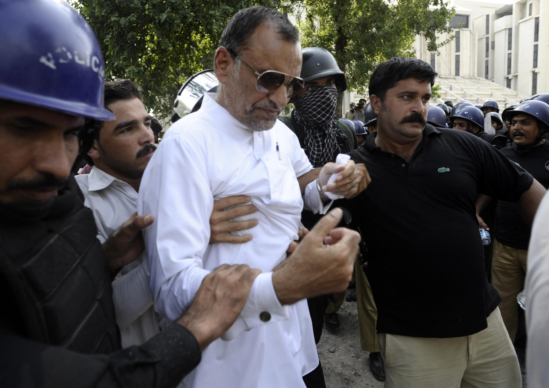 PTI Senator Azam Swati arrested for ‘obnoxious’ tweets against Pak military